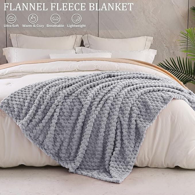 Exclusivo Mezcla Fleece Throw Blanket for Couch, Extra Large Fuzzy Light Grey Bed Blankets, Soft Cozy Plush Sofa Throws for All Seasons, 50x70 Inches