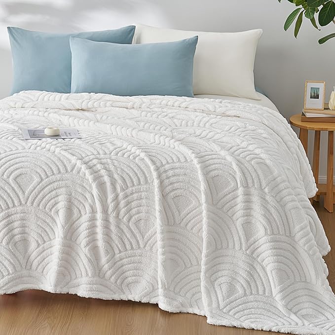 Joiedomi Queen Size Blanket for Bed, Soft White Fleece Blankets Gifts for Women Mom Girls, 280GSM Cozy Cute Soft Throw Home Room Decor Aesthetic Gifts 90x90 Inches