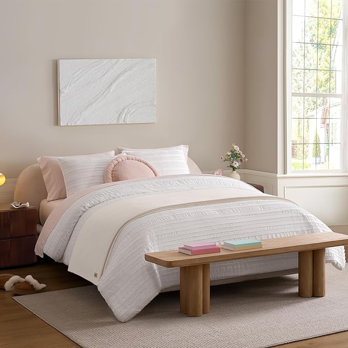 UGG Coco Queen Fleece Blanket for Bed – Luxury Room Decor, Plush & Warm Queen Blanket for Bed, Gifts for Teens and Women, 90" x 92", White Snow