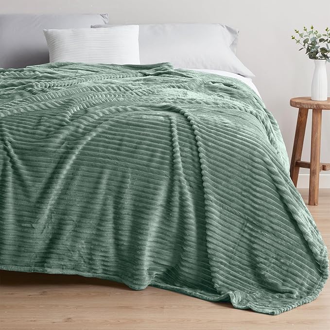 Nestl Green Blanket King Size for Bed - Cozy Warm Fuzzy Blankets for Women, Plush Large Fleece Throws for Girls - Sage Green, 108 x 90 Inches