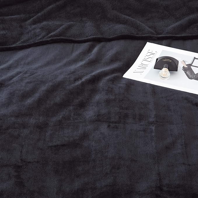 MOONLIGHT20015 Fleece Blanket - Super Soft Fuzzy Black Throw Blanket for Couch and Sofa - Lightweight Luxury 400 GSM Microfiber Fluffy Bed Blankets and Throws, 50 x 60 Inches (Throw/Travel)