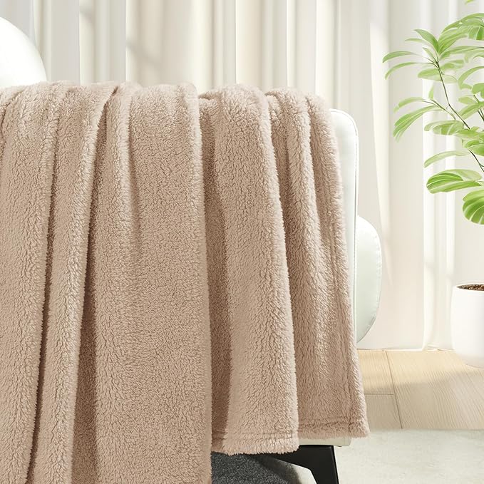 Exclusivo Mezcla Soft Fleece Throw Blanket for Couch, Super Soft Velvet Plush Fleece Blankets, Fuzzy Cozy and Warm for Winter, 50x60 Inches, Camel