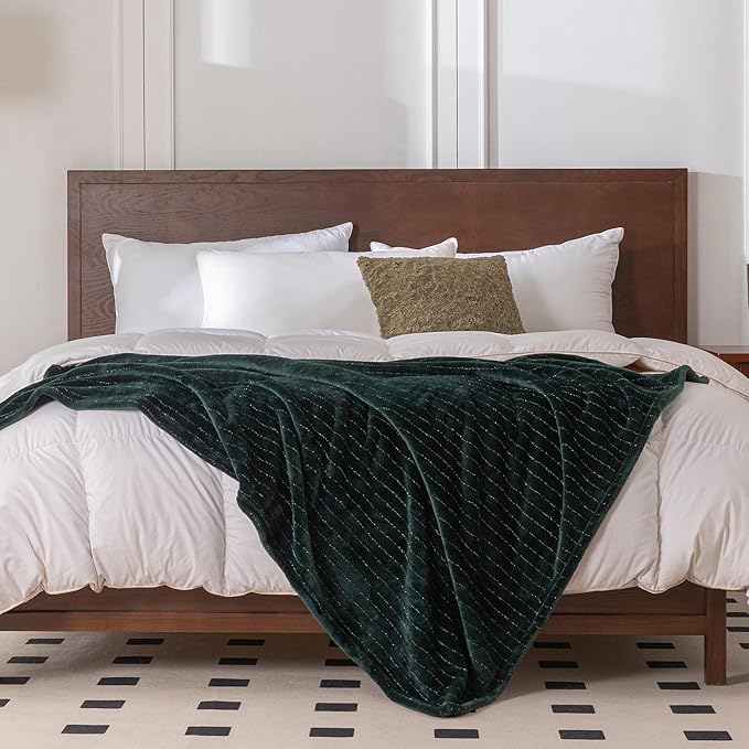 Super Soft Flannel Throw Blanket 50x60 Inches, Premium Gold Glitter Stripes Silky Fleece Lightweight Bed Blanket All Season Use, Dark Green, 50"x60"