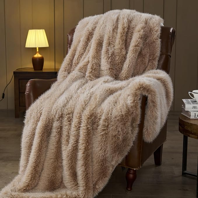 NEWCOSPLAY Faux Fur Throw Blanket Brown White Luxury Fluffy Thick Warm Blanket for Couch Sofa Bed 1000GSM (Brown White Thick, Throw(50"x60"))
