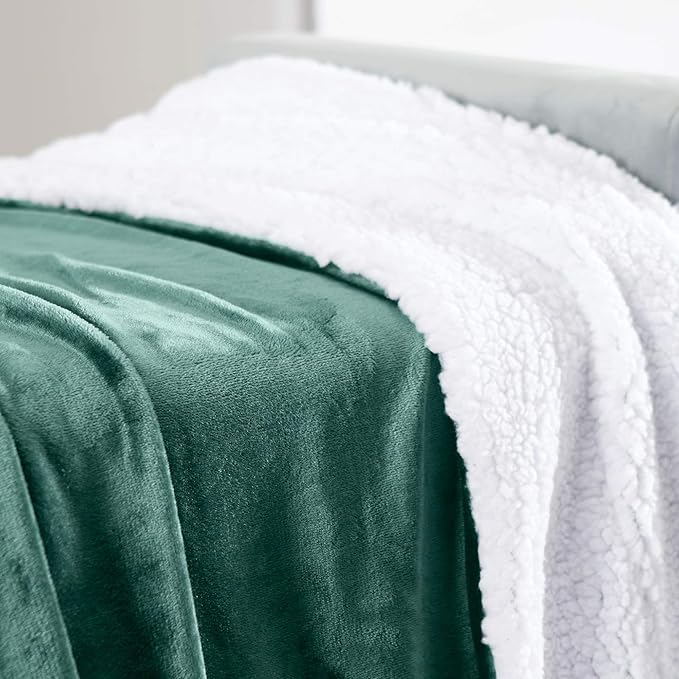 Genteele Sherpa Throw Blanket Super Soft Reversible Ultra Luxurious Plush Blanket, 60 x 80 inches, Hunter Green/White