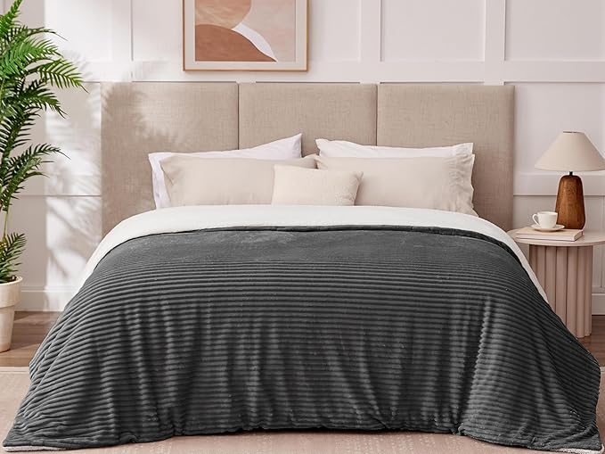 Sherpa Blankets Queen Size - Fleece Queen Blanket for Bed, Soft and Warm Throw Blanket for Winter, 90" x 90", Grey