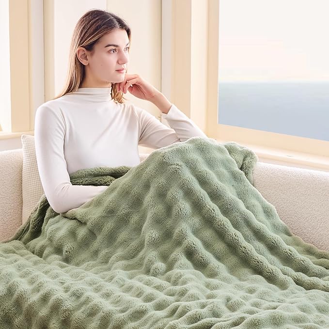 NEWCOSPLAY Throw Blanket for Couch Sage Green Super Soft Flannel Fleece 3D Bubble Lightweight Bed Blanket All Season Use (Sage Green, Throw(50"x60"))