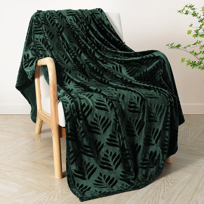 Exclusivo Mezcla Fleece Throw Blanket for Couch, Super Soft and Cozy Blankets All Season Use, Leaves Pattern, Plush Fuzzy Lightweight, Forest Green, 50x60 Inch