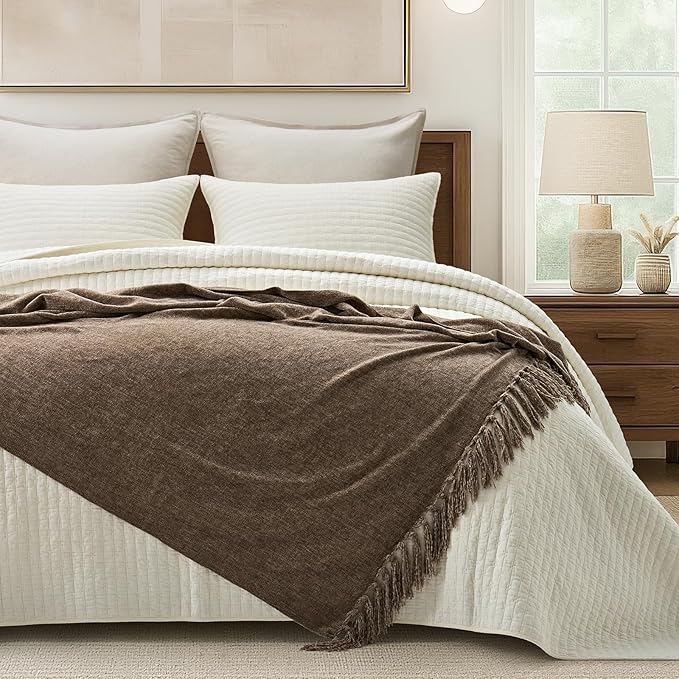 EVERGRACE Soft Polyester Throw Blanket for Couch, Cozy Plush Fuzzy Decorative Polyester Knit Throw Blanket with Tassels,Lightweight Blanket and Throws for Bed Sofa Gift Home Decor, Mocha Brown 50"x60"