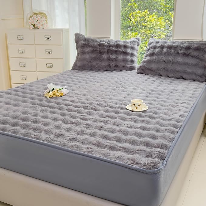 H&D Bedding King Sheet Set 3 Piece Bed Sheets for King Size Bed, Luxury Soft and Breathable Faux Fur, Includes 1 Comfy Bubble Sheet, and 2 Pillowcases