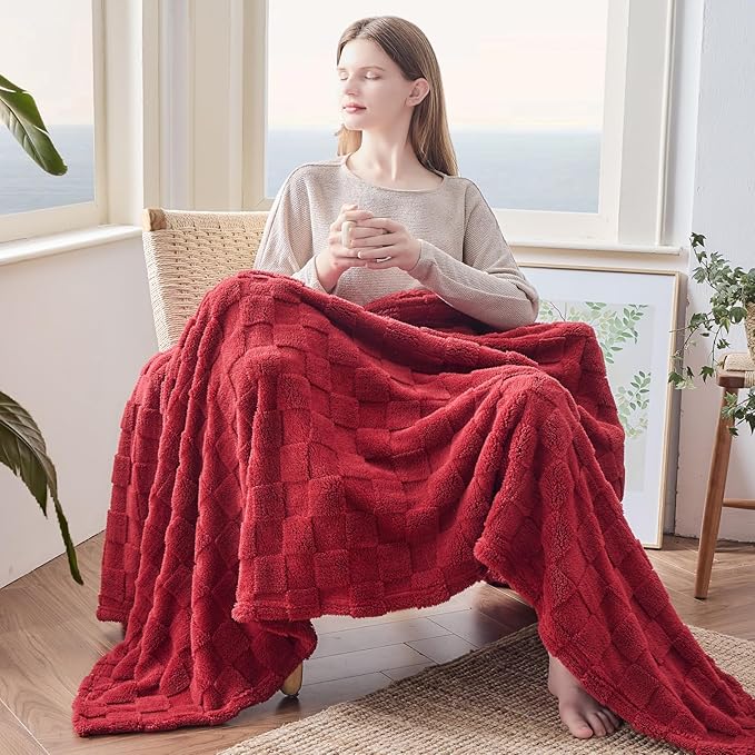 NEWCOSPLAY Super Soft King Blanket Red Premium Silky Flannel Fleece 3D Checkered Lightweight Bed Blanket All Season Use (Red Checkered, King(90"x110"))