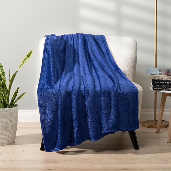 PAVILIA Blue Fleece Throw Blanket for Couch, Navy Super Soft Fuzzy Flannel Throw for Sofa, Luxury Plush Microfiber Blanket for Bed, Cozy Home Decorative Velvet Gift Blanket, 50x60