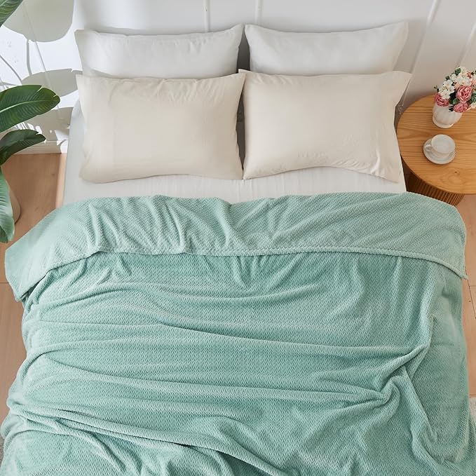 NEWCOSPLAY Super Soft Throw Blanket New Sage Green Premium Silky Flannel Fleece Leaves Pattern Lightweight Bed Blanket All Season Use (New Sage Green, Throw(50"x60"))