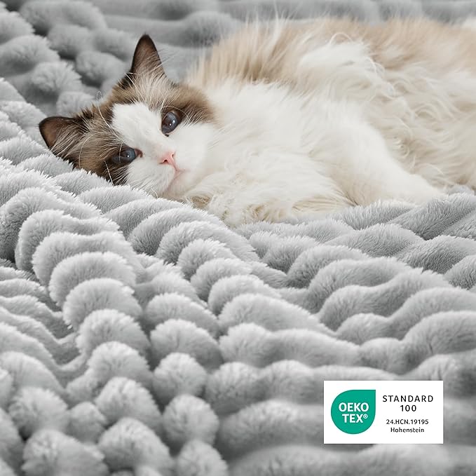 Bedsure Sherpa Blanket Twin Size for Couch - Super Soft, Cozy Fleece Thick Warm Blanket for Winter, GentleSoft Plush & Fluffy Throw Gift for Women, Home Room Decor, Grey, 60x80 Inches