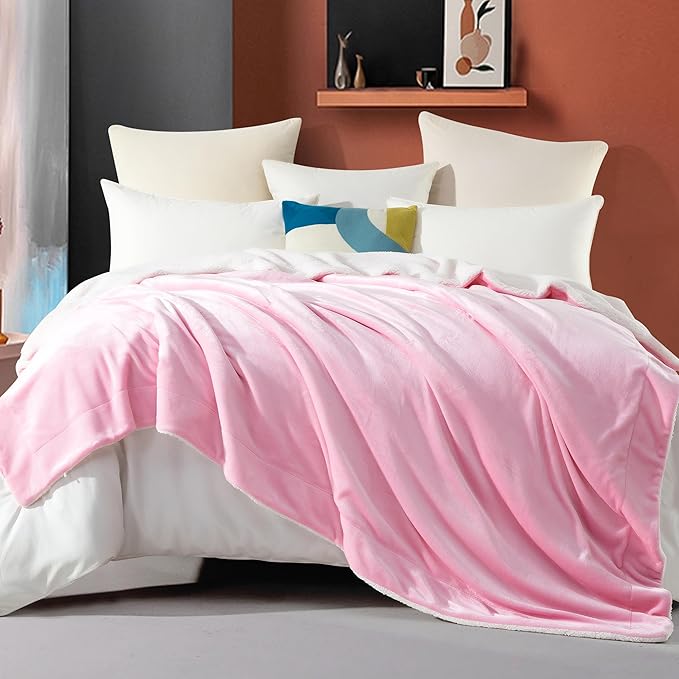 Elegant Comfort Ultra Soft Reversible Flannel Sherpa Blanket - Cozy Silky Fleece Throw for Couch, Bed - Plush Fuzzy Warm Winter Blanket for Gift, King, Light Pink