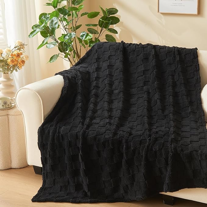 NEWCOSPLAY Super Soft Throw Blanket Black Premium Silky Flannel Fleece 3D Checkered Lightweight Bed Blanket All Season Use (Black Checkered, Throw(50"x70"))