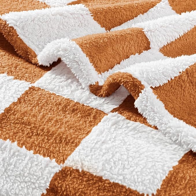 Exclusivo Mezcla Fleece Blanket Twin Size, Cozy Lightweight and Fuzzy Checkered Blankets for Couch or Bed, Suitable for All Seasons, Coral Orange, 60" x 80"