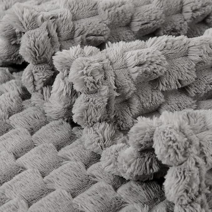 FY FIBER HOUSE Fleece Throw Blanket for Couch 300GMS Super Soft Plush Fuzzy Blankets and Throws for Sofa Bed Office, 40x50 Inches, Light Grey