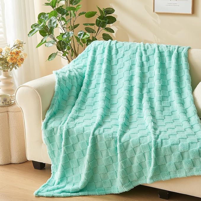NEWCOSPLAY Super Soft Queen Blanket Aqua Premium Silky Flannel Fleece 3D Checkered Lightweight Bed Blanket All Season Use (Aqua Checkered, Queen(90"x90"))