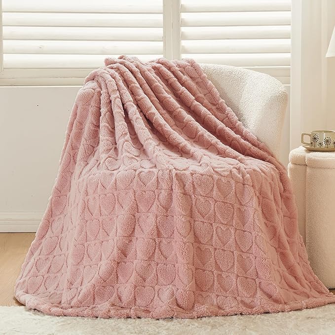 NEWCOSPLAY Super Soft Queen Blanket Dusty Pink Love Premium Silky Flannel Fleece 3D Heart Checkered Lightweight Bed Blanket All Season Use (Dusty Pink Love, Queen(90"x90"))