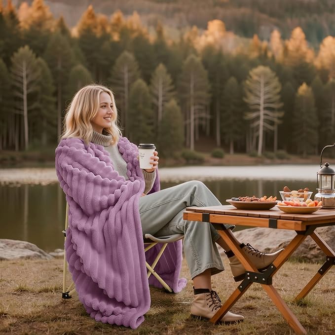 Joiedomi Throw Blanket for Couch, Soft & Warm Pink Fleece Blankets Gifts for Women Mom, Cozy Cute Soft Throw 50x60 Inches