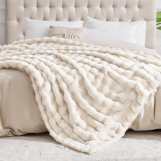 Luxury 1000GSM Faux Rabbit Fur Throw Blanket, Super Heavy Warm Cozy Blankets for Couch Bed Sofa, Bubble Plush Fuzzy Elegant Soft Reversible Mink Blanket for Living Room Bedroom, Cream White