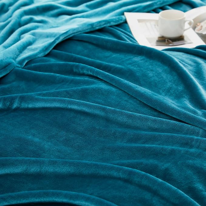 MOONLIGHT20015 Fleece Blanket King Size – Soft 400 GSM Plush Microfiber King Size Blanket, Warm Lightweight King Blanket for The Bed, 108x90 Inches, Teal