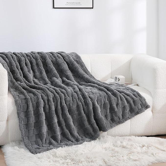 Grey Fleece Throw Blanket 60”×80” for Couch Sofa Bed,Super Soft Cozy Plush Microfiber Flannel Blanket with 3D Checkered Design Lightweight for Adults,Woman,Girls
