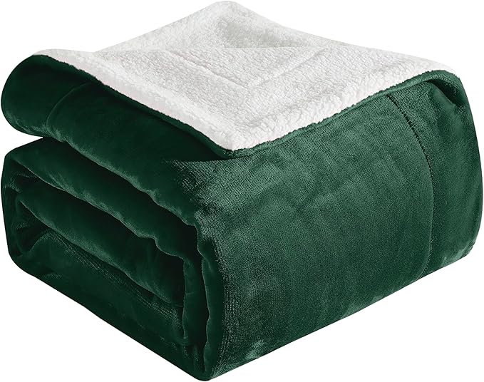 Elegant Comfort Ultra Soft Reversible Flannel Sherpa Blanket - Cozy Silky Fleece Throw for Couch, Bed - Plush Fuzzy Warm Winter Blanket for Gift, King, Hunter Green
