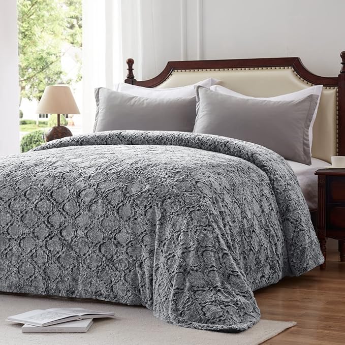 KAWAHOME Faux Fur Blanket Queen Size Winter Ultra Luxury Soft Cozy Warm Fluffy Plush Faux Rabbit Fur Blankets Quatrefoil Pattern for Couch Sofa Bed, 90" X 90" Dark Grey