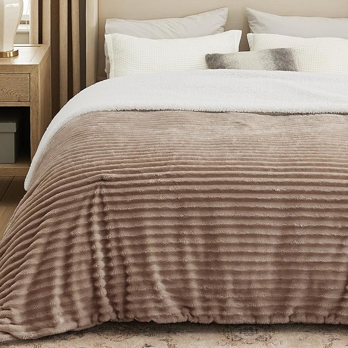 Bedsure Sherpa Blanket King Size for Bed - Super Soft, Cozy Fleece Thick Warm Blanket for Winter, GentleSoft Home Room Decor, Mocha Meringue, 108x90 Inches