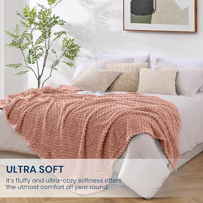 Monbix Pink Fleece Throw Blanket for Couch- Room Decor Soft Cozy Blankets for Women, Lightweight Fleece Flannel Bed Blanket Suitable for All Seasons(50"×60",Pink)