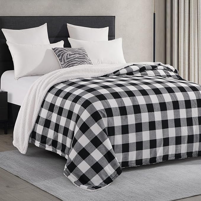 Elegant Comfort Ultra Soft Reversible Buffalo Plaid Flannel Sherpa Blanket - Cozy Silky Checkered Fleece Throw for Couch, Bed - Plush Fuzzy Warm Winter Blanket for Gift, Twin XL, Black