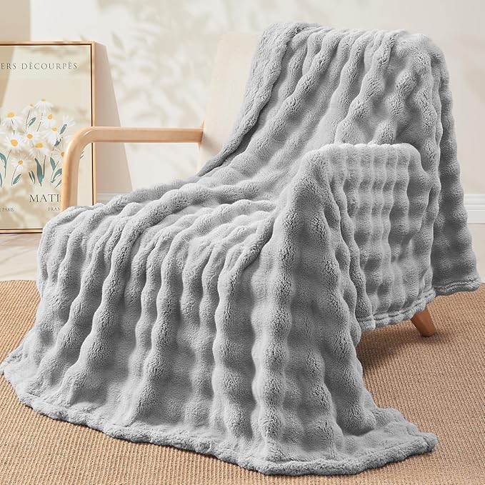 NEWCOSPLAY Twin Blanket for Couch Grey Super Soft Flannel Fleece 3D Bubble Lightweight Bed Blanket All Season Use (Grey, Twin(60"x80"))