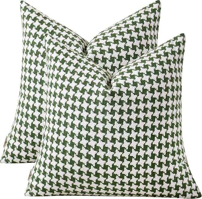 Perfect Combination of Green and White Throw Pillows, Exquisite Windmill Texture Pattern, is The Choice to Decorate The Farmhouse Living Room Sofa to Enhance The Visual Enjoyment