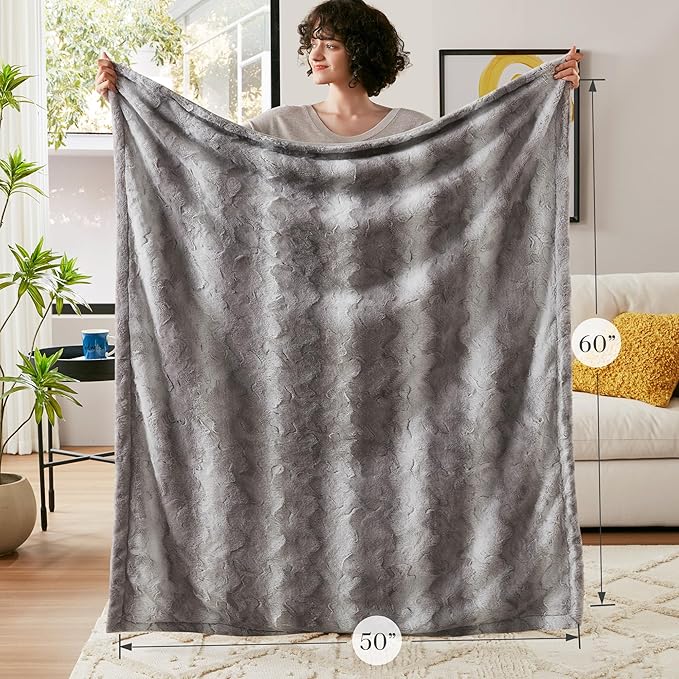Madison Park Zuri Soft Plush Luxury Oversized Faux Fur Throw Animal Stripes Design, Faux Mink On The Reverse, Modern All Seasons Blanket for Bed, Sofa Couch, Office, Grey, 60x70"