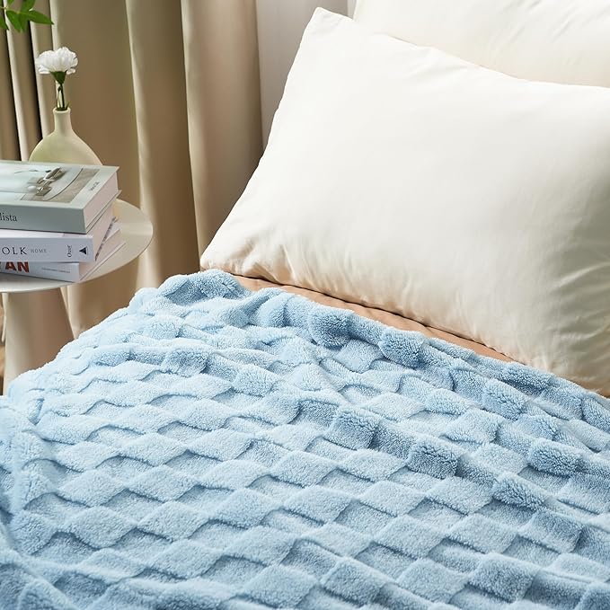 Zyrah Blue Fleece Twin for Couch Super Soft Twin Blanket 3D Checkered Design Lightweight Decorative Fuzzy Cozy Blankets for Sofa Chair Bed 60x80 Inches