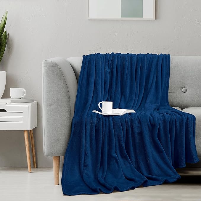Utopia Bedding Navy Fleece Blanket Twin Size Lightweight Fuzzy Soft Anti-Static Microfiber Dorm Bed Blanket (90x66 Inch)