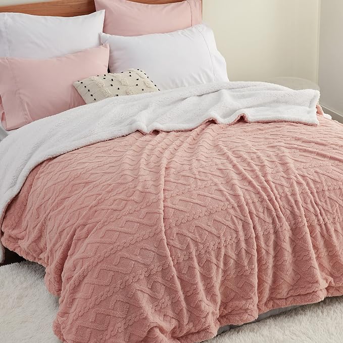 Bedsure Gentlesoft Sherpa King Size Blanket for Bed- Fleece Fluffy & Cozy Cable Jacquard Tufted for Women Gift, Thick and Warm Christmas Blanket for Winter, Pink, 108x90 Inches