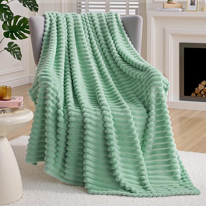 Joiedomi Throw Blanket for Couch, Soft & Warm Sage Green Fleece Blankets Gifts for Women Mom, Cozy Cute Throw 50x70 Inches