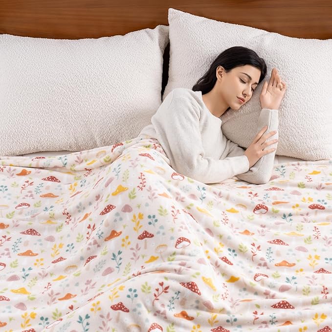 Luxury Printed Fleece Warm Blanket, Soft Lightweight Velvety Plush Throw for Couch and Bed, Cozy Comfy for All Seasons(Cream Various Mushrooms, 90×90 Inches)
