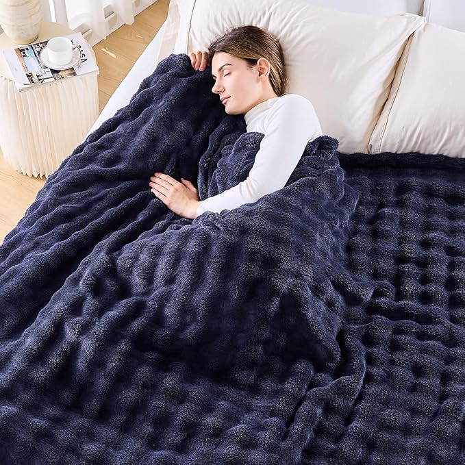 NEWCOSPLAY King Blanket for Couch Dark Navy Super Soft Flannel Fleece 3D Bubble Lightweight Bed Blanket All Season Use (Dark Navy, King(90"x110"))