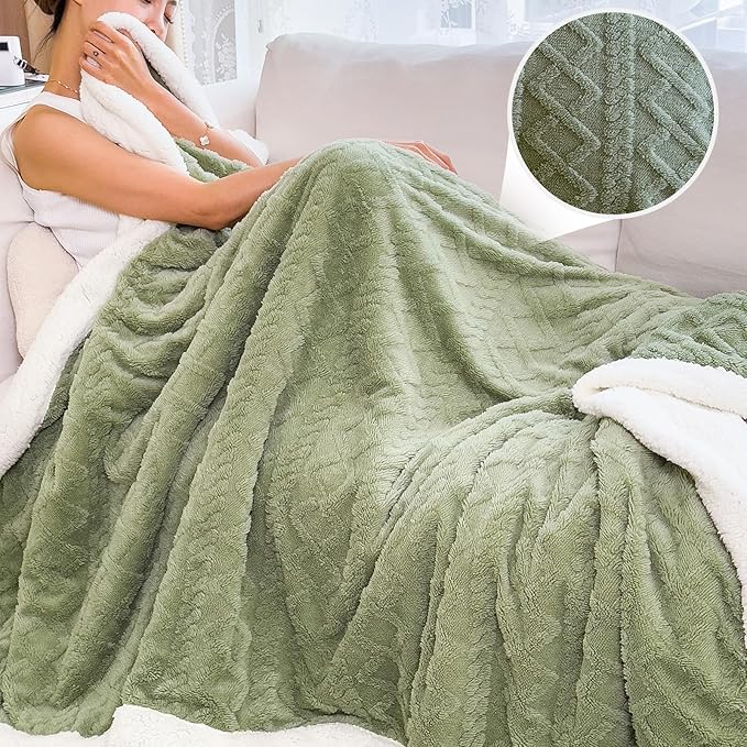 Sherpa Throw Size Blanket for Bed - Fleece Soft Cozy Fuzzy Blankets Thick Warm for Winter and All Seasons,Green,Women 40 * 60 Inches