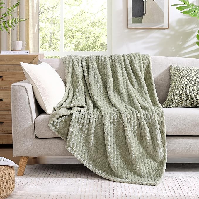 Monbix Sage Green Fleece Throw Blanket for Couch- Room Decor Soft Cozy Blankets for Women, Lightweight Fuzzy Fleece Flannel Bed Blanket Suitable for All Seasons(60"×80",Sage Green)