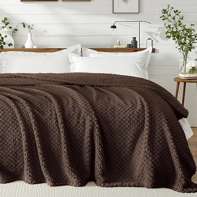 Exclusivo Mezcla Queen Size Fleece Blanket for Bed, Extra Soft Warm Decorative Fuzzy Blanket for Women, Lightweight Cozy Bedding Blankets, 90x90 Inches, Coffee