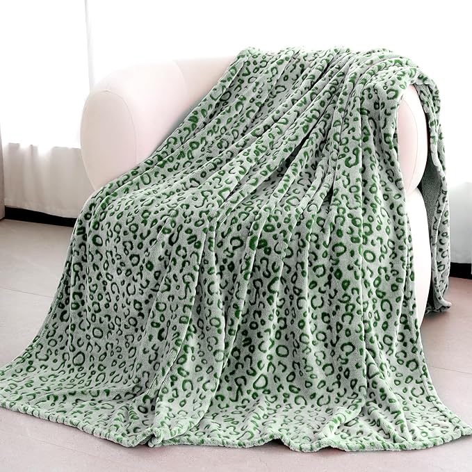 Green Fleece Throw Blanket for Couch Sofa Bed, Soft Cozy Plush Leopard Cheetah Print Spring Blankets, Lightweight Green Spring Home Decor Gifts for Adults, Women, Girls