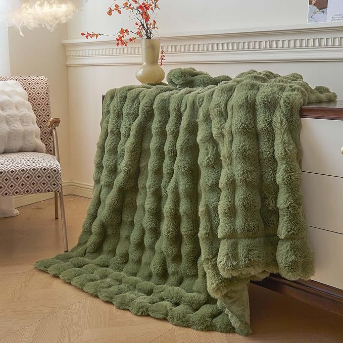 LIFEREVO Fluffy Faux Rabbit Fur Bubble Throw, Plush Shaggy Blanket for Couch Sofa Chair, Soft Cute Moss Furry Blanket Adults Kids Teens Girls, Fuzzy Throw for Bedroom Living Room, 50x60, Sage Green