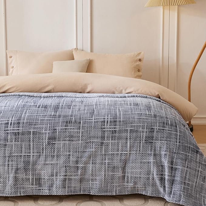 COOVA Fleece Bed Blanket King Size, Super Soft and Cozy 3D Jacquard Warm Blankets, Lightweight and Fuzzy Large Throw for Couch, Sofa, Chair, Giftable (Light Grey, 90"x102")