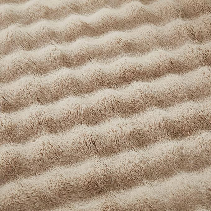Faux Fur Throw Blanket for Couch Cozy Fuzzy Soft Plush Thick Fluffy Fleece Bubble Blanket for Sofa Bedroom Living Room, 63x79 Inches Camel