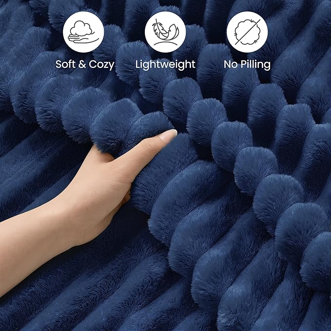 Joiedomi Twin Blanket for Bed, Soft & Warm Blue Fleece Blankets Gifts for Women Men Mom, Cozy Cute Soft Throw 60x80 Inches